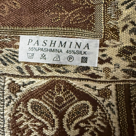 Pashmina Scarf Shawl Floral Paisley Cream Brown Cashmere Silk Soft 28.5”x 66” - Picture 10 of 10